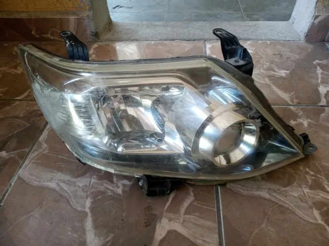 Farol direito Toyota Sw4 2012 