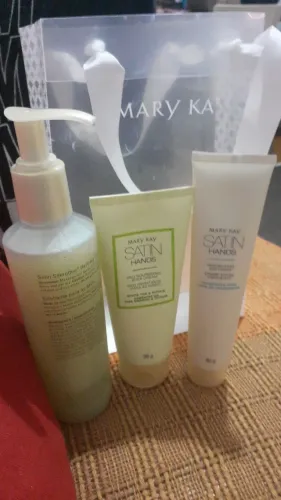 KIT MAOS DE SEDA Mary Kay