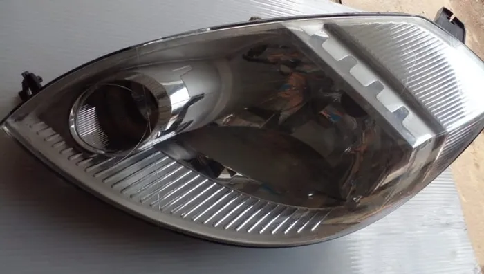 Farol esquerdo Ford Ka 2008/2013 usada original 