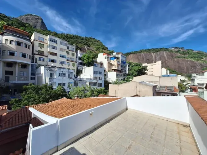 Urca | Casa 4 quartos, sendo 1 suite