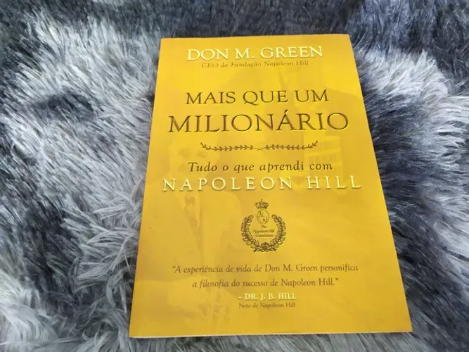 Livro Mais que um milionário - Napoleon Hill