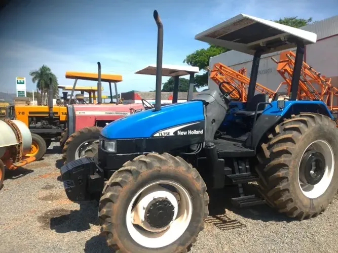 Trator New Holland TL 75e