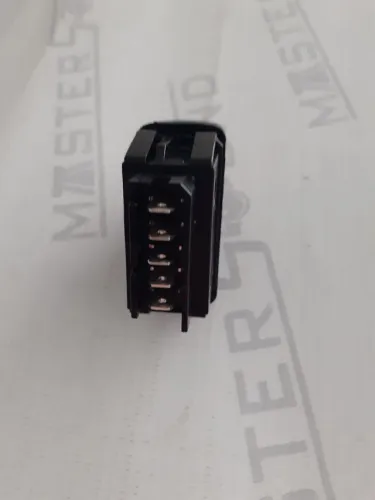 Botão simples. Vidro elétrico. 5 pinos. Para: linha Renault antigos.