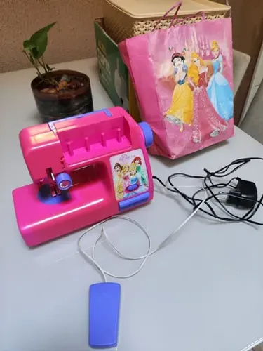 Ateliê De Costura Multikids Princesas Br026 - Ateliê de Costura Infantil -