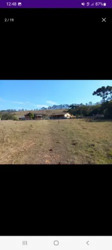 Sitio tipo fazendinha com 73.000 m2 perto de tudo. Bem localizado. Fácil acesso