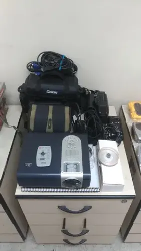 Filmadora Panasonic, completa, acessórios, bolsa, no estado. E outros.