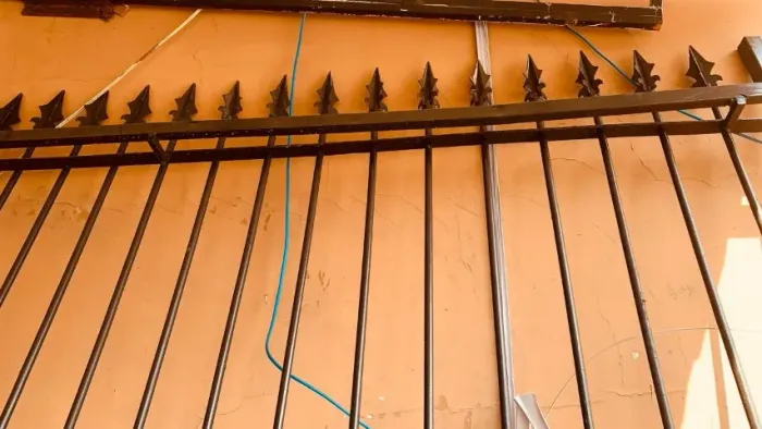 Portão em ferro maciço 3,50m X 2,50m + portão social