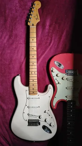 Fender Stratocaster Standard Arctic White 2011