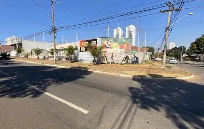 Lote de esquina na Avenida Padre Orlando de Morais