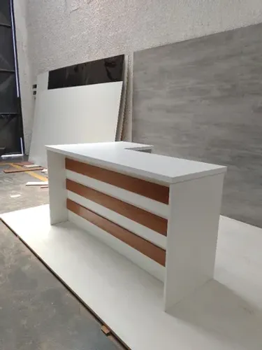 mesa L canelada branca