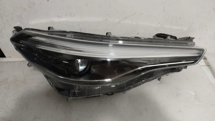 Farol direito Corolla Cross 21/23 xre