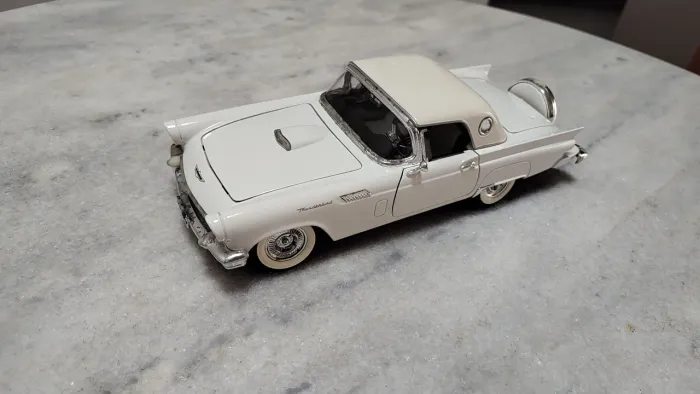 Miniatura Ford Thunderbird 1957