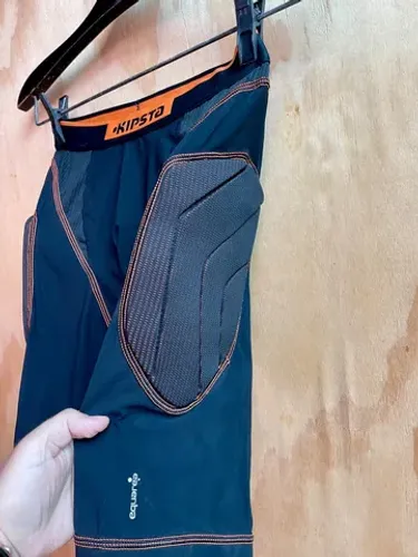 Bermuda KIPSTA com proteção 