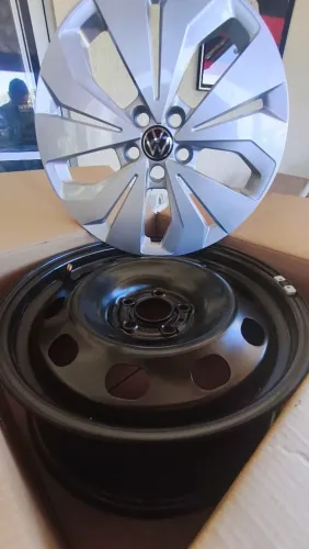 Rodas de ferro VW 5 furos, aro 16 com calotas originais Tcross