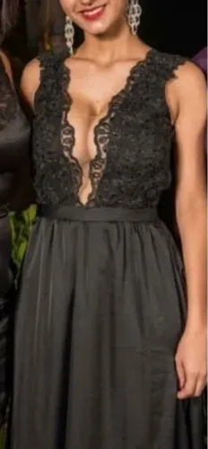 Vestido Preto de renda - Festa ou Casamento