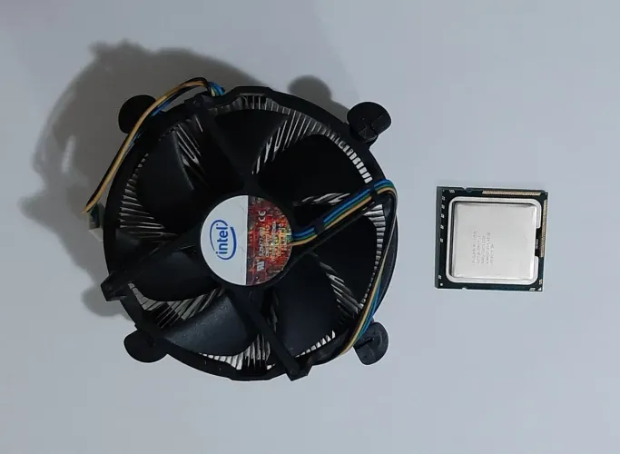 Processador Intel Core i7-920 SLBEJ Socket 1366 + Cooler Original