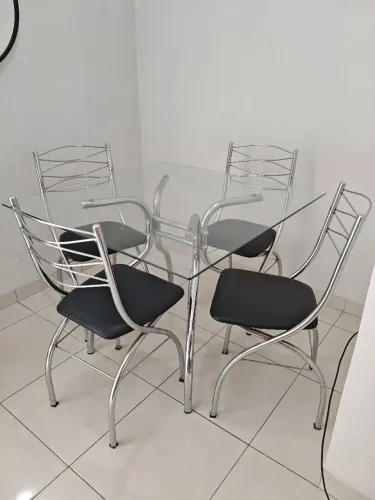 Conjunto mesa de vidro + 4 cadeiras