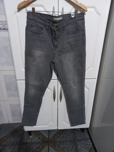 Calça feminina Tam 42 Levi's 