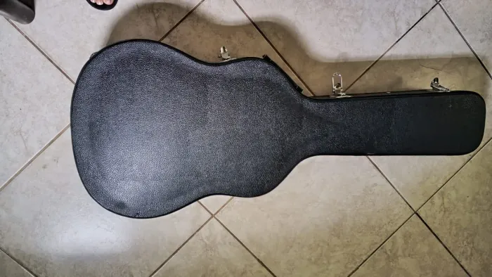 Case para violão clássico em madeira e courinho