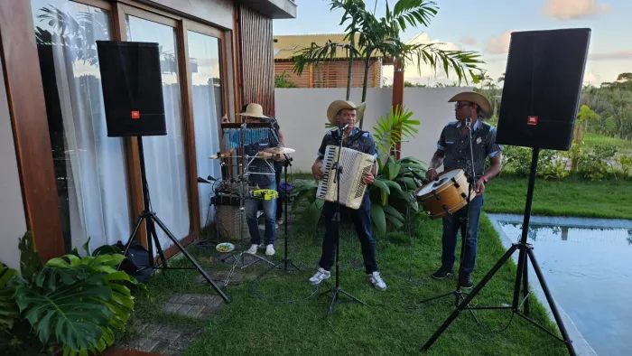 Trio Forró Bom É aqui - Forró pé de serra para festa de São João na Bahia