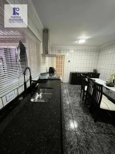 Casa com 3 dormitórios à venda, 153 m² por R$ 750.000,00 - Jardim Centenário - Valinhos/SP