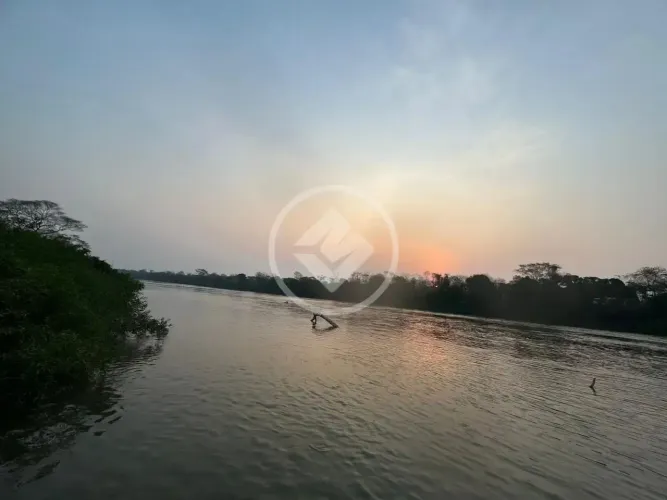 #Vende-se terreno no Maravilhoso Resort à Beira do Rio Cuiabá , voltado para a natureza , 