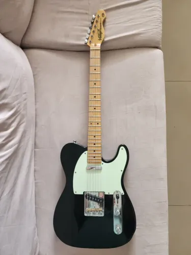 Guitarra Vintage Reissued - V75