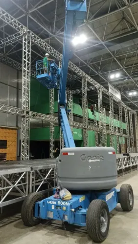 LOCAÇÃO, MANUTENÇÃO E OPERAÇÃO DE PLATAFORMAS PARA TRABALHOS AÉREOS 