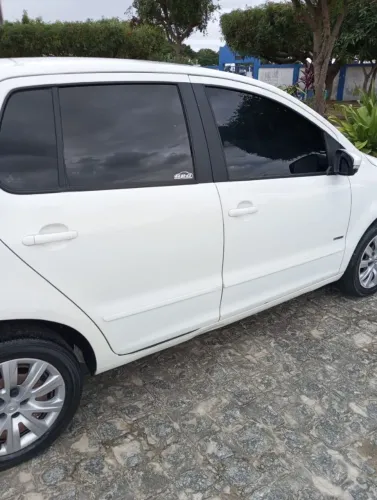 Volkswagen Fox Bluemotion 1.6 MI Total Flex 5P. 2013