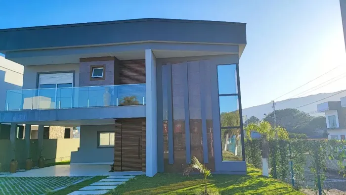 Casa à Venda no Condomínio Red Park - São João do Rio Vermelho, Florianópolis