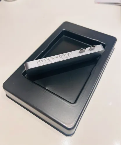 Hub MacBook Pro - Hyper Drive - 2 USB-C, 2 SD, HDMI 4k e 2 USB-A