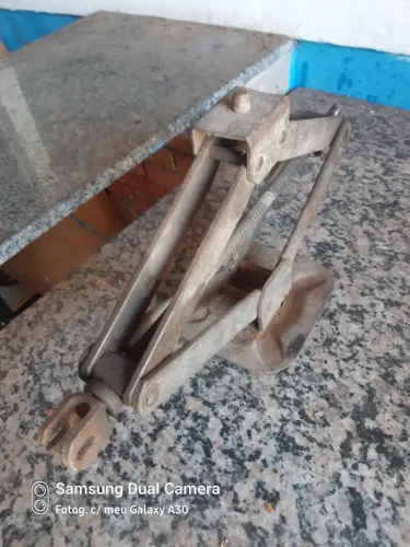 Vendo macaco automotivo 