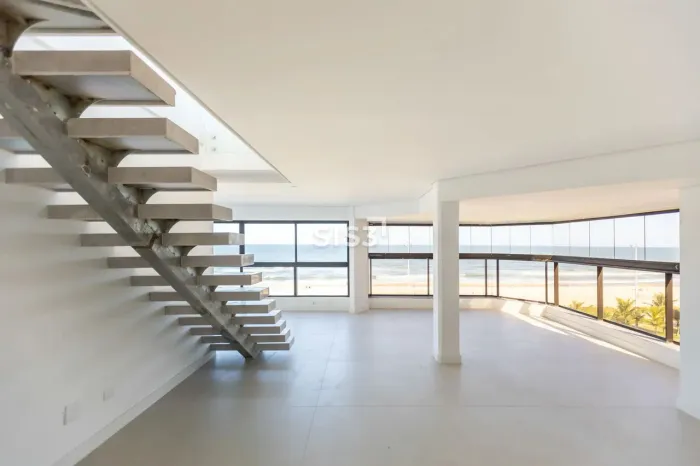 Cobertura Duplex à venda no Edifício Ilha de Mikonos  Frente à Praia Brava, Caiobá