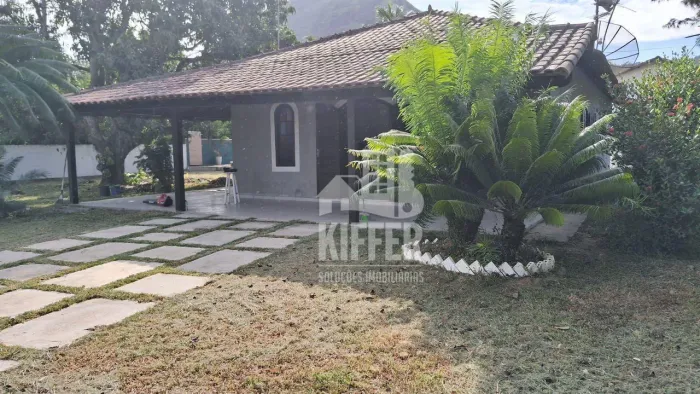 Chácara com 4 dormitórios à venda, 1501 m² por R$ 790.000,00 - Chácaras de Inoã (Inoã) - M