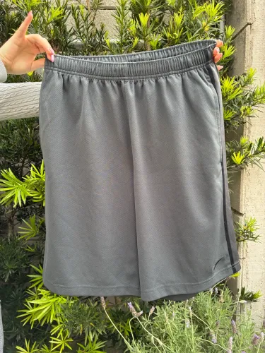 Bermuda Nike cinza