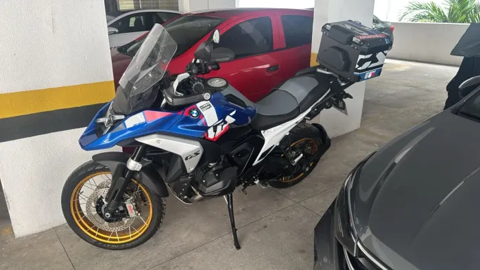 BMW/R1300GS TROPHY com baú 