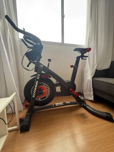 Bicicleta Spinning Schwinn IC4 - Usada em Excelente Estado - Retirada Local