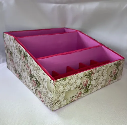 Caixa em MDF Porta Maquiagem Rosa com Flores
