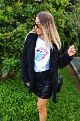 Casaco sobretudo teddy com capuz e bolsos cor preto 