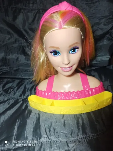 Busto   da  Barbie grande 