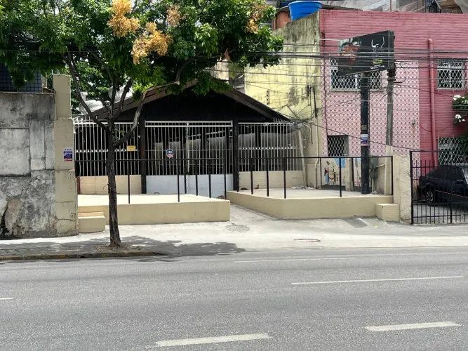 Ponto Comercial na Av. Real da Torre