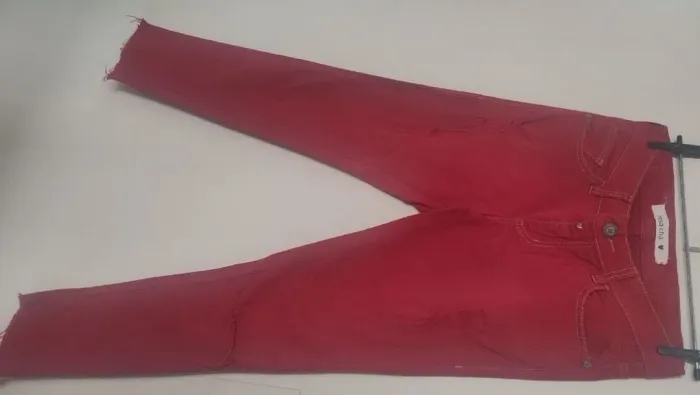ROSA CHÁ calça skinny tam 36 70,00<br>altura 93cm<br>cintura 39cm<br>gancho 21cm<br>com strach