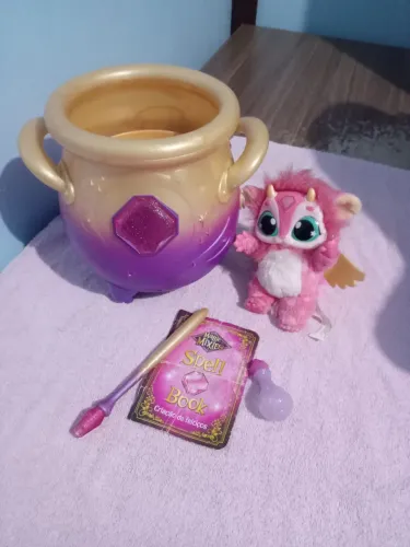 Magic Mixies - Caldeirão Mágico e Bichinho Interativo