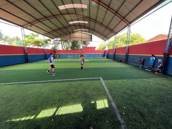 Vendo galpão com 600m2 ( hoje funciona arena de futebol society)