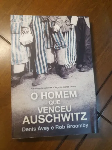 Livro sobre a segunda guerra mundial , superação, 