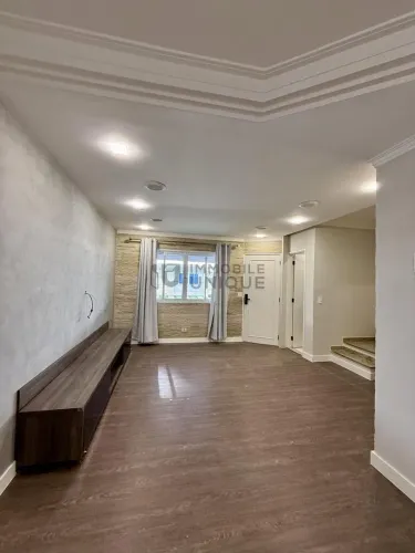 Casa 03 Dorm, 2 Vagas cobertas, com 124m² em Santo André/SP.