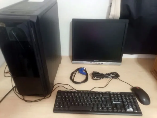 PC completo com alguns defeitos para conserto ou aproveitar de peças CPU Gamer