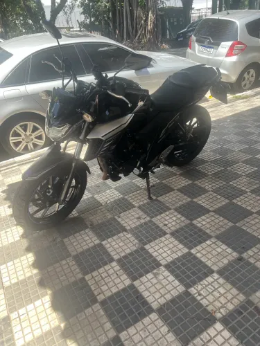 Fazer 250 edição limitada Marvel do pantera negra