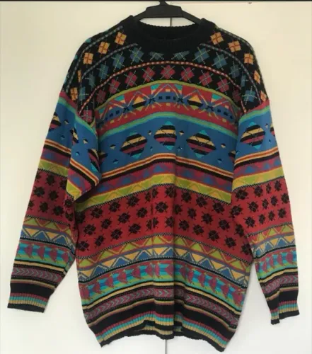 Malha/Blusa em lã - estampa geométrica colorida - tam G 