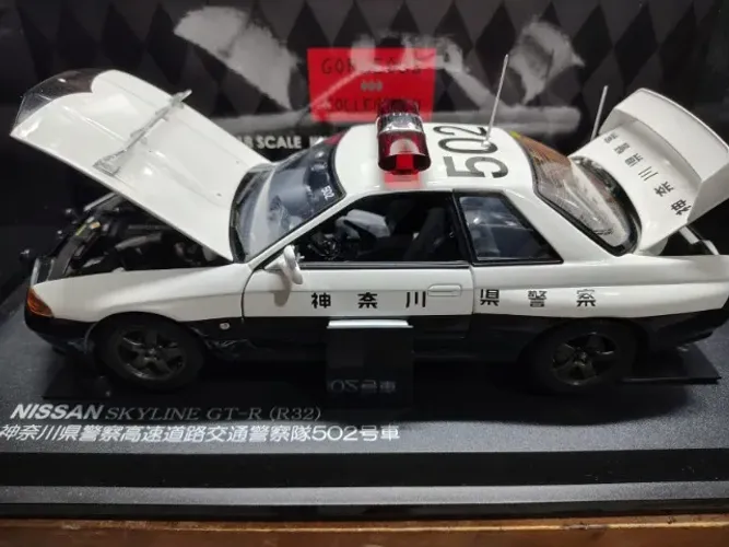 1/18 Kyosho Nissan GTR32 Police